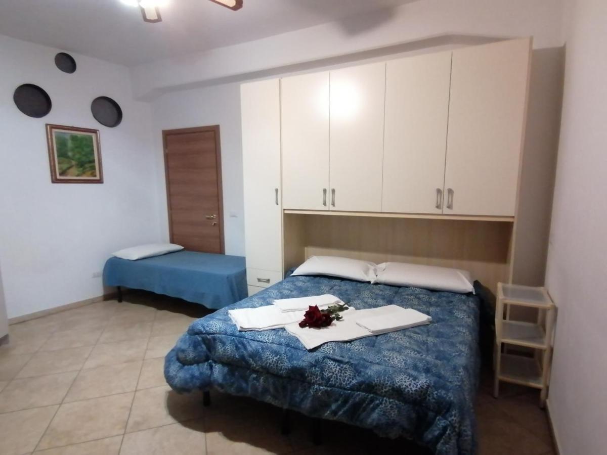 קארפי Villa Glori Affitto Camere Monolocali מראה חיצוני תמונה
