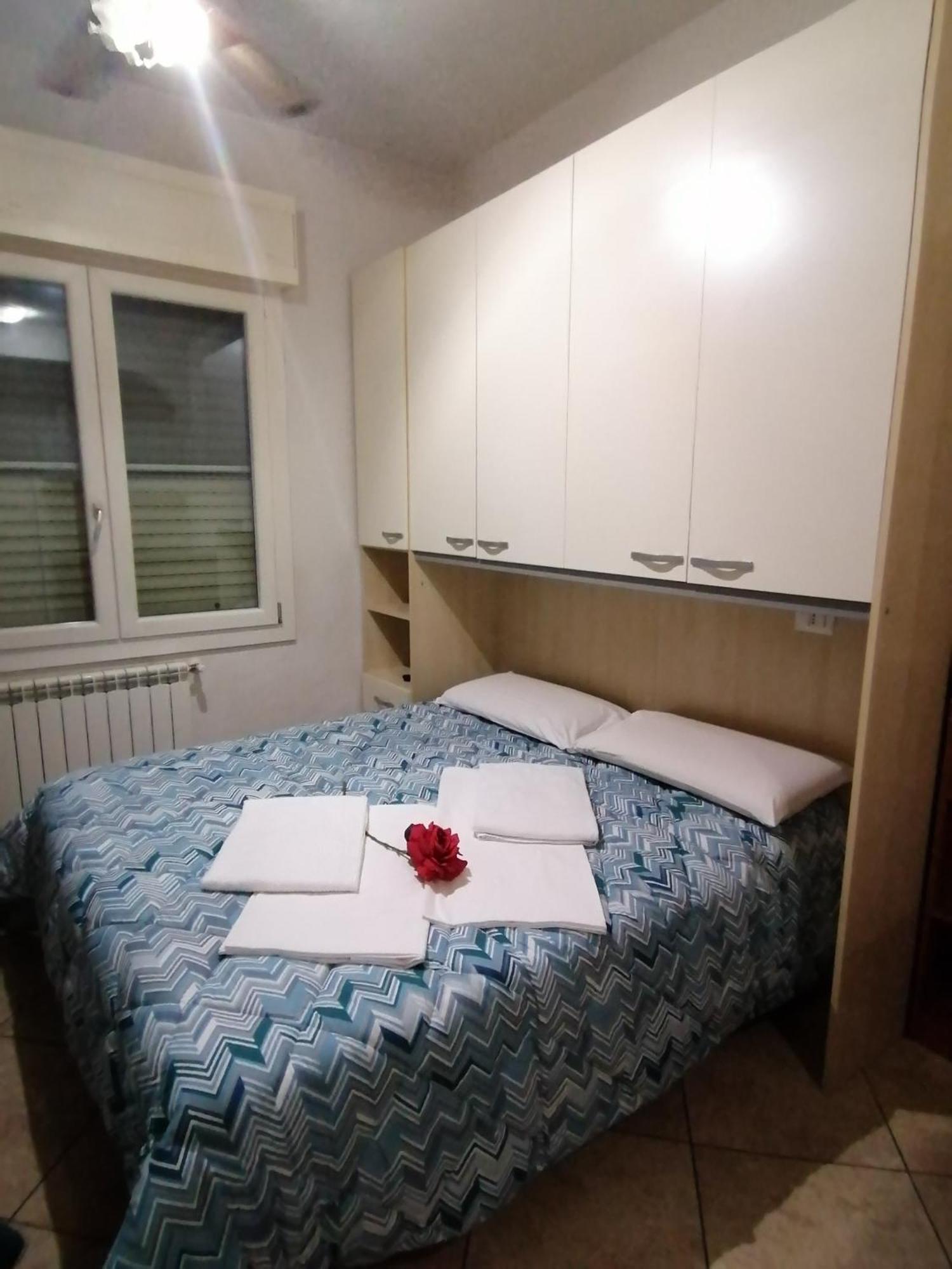 קארפי Villa Glori Affitto Camere Monolocali מראה חיצוני תמונה
