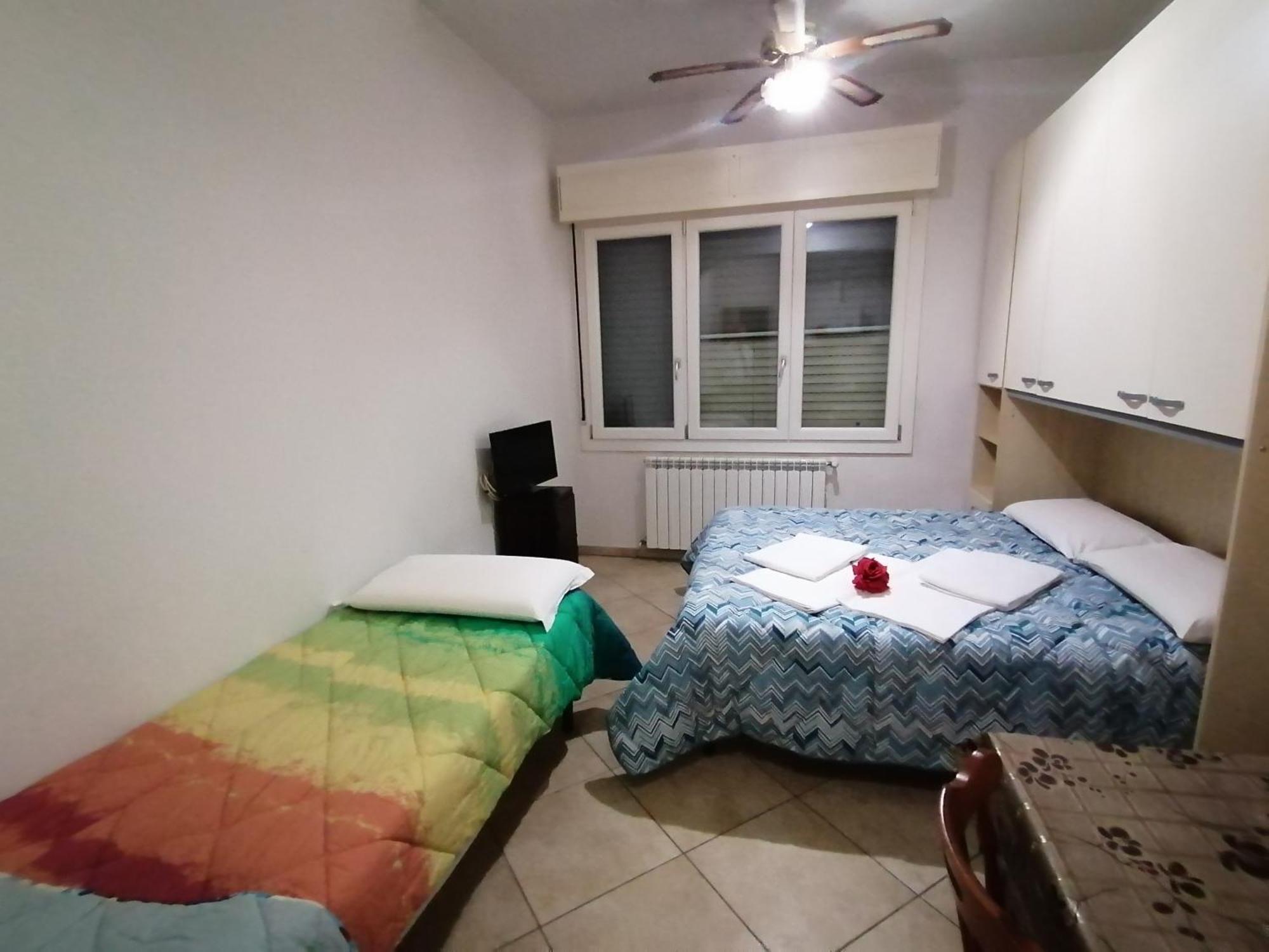 קארפי Villa Glori Affitto Camere Monolocali מראה חיצוני תמונה