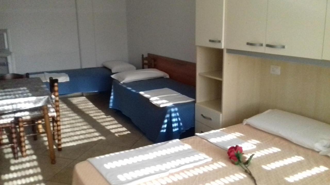 קארפי Villa Glori Affitto Camere Monolocali מראה חיצוני תמונה